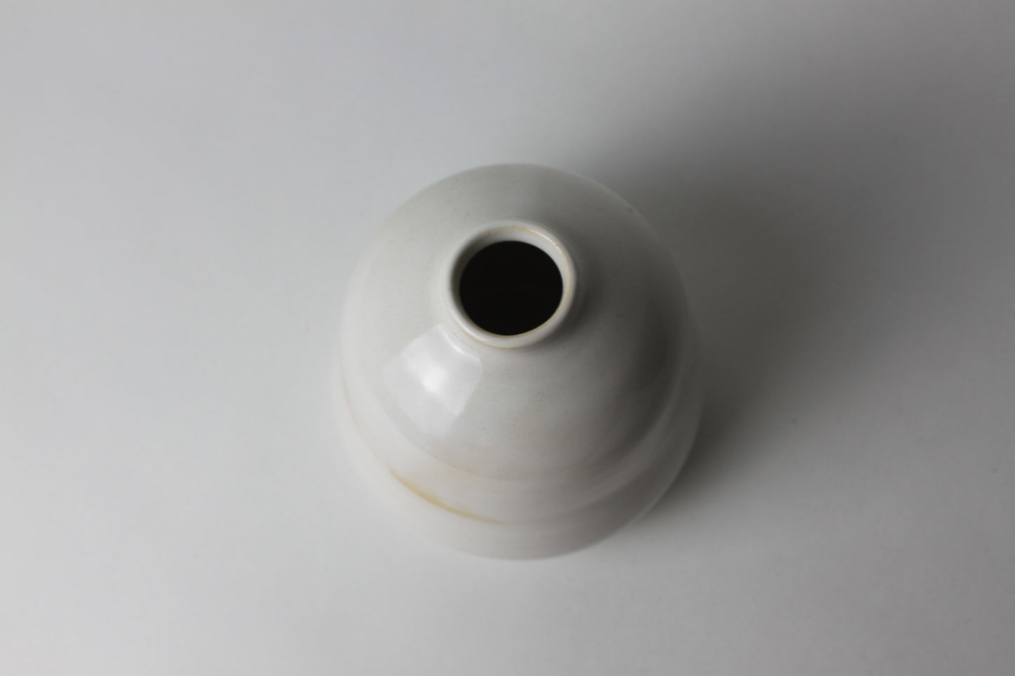 white bubble flower vase